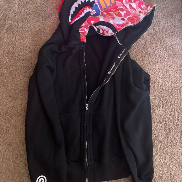Other - Black and Red Sporty Sleeveless Jacket with Patterned Lining